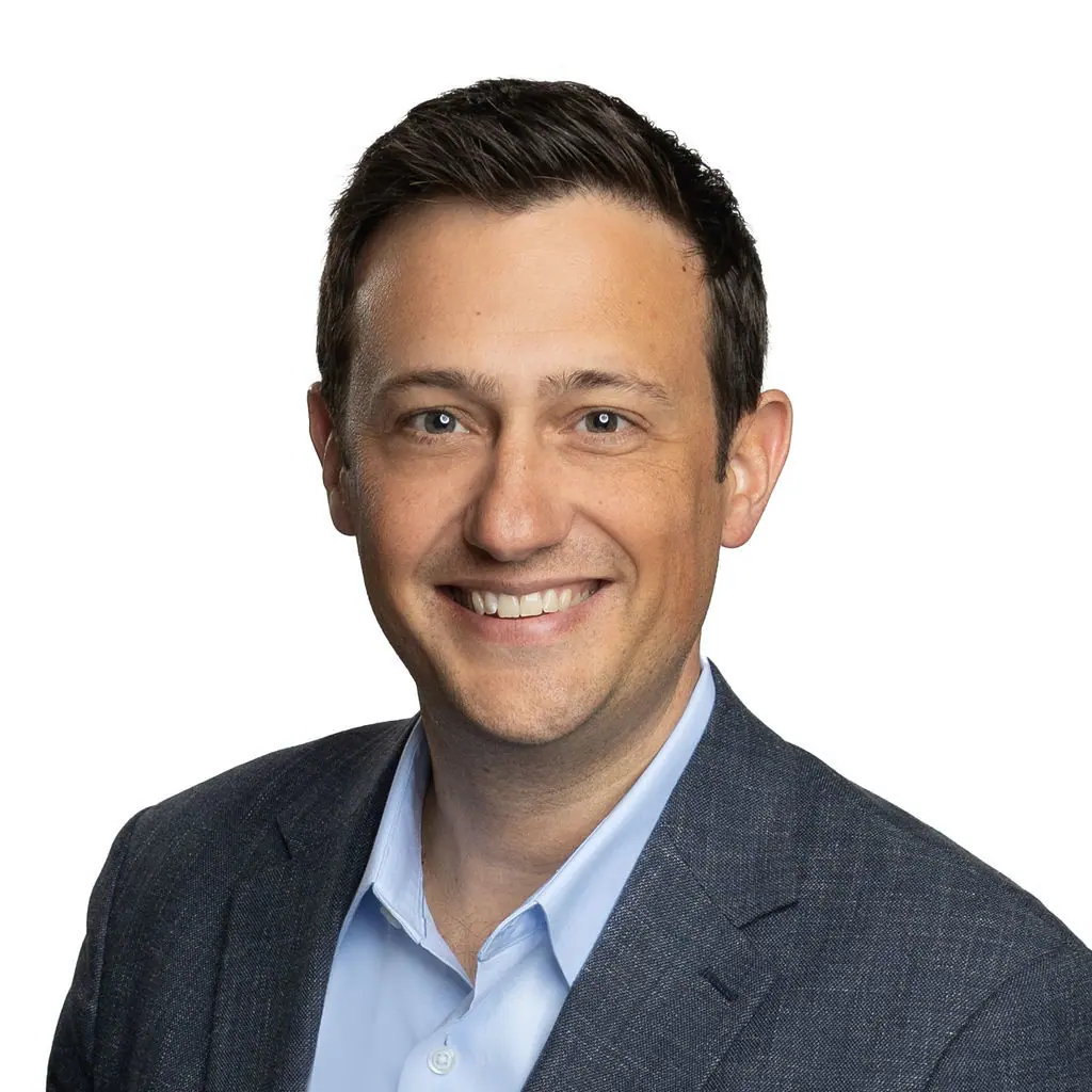 Alexander Leader headshot